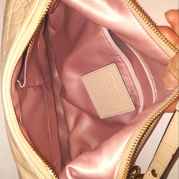 ☆NEW☆Gorgeous COACH "KRISTIN" Exotic Embossed Leather Convertible Hobo/Crossbody - Picture 2 of 8